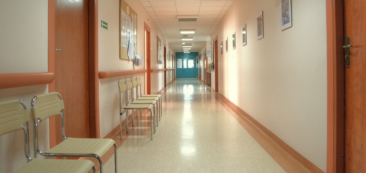 hospital-484848_1920